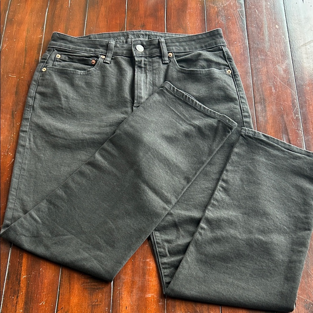 American Eagle Airflex+ relaxed straight 32x32 never worn black jeans, pants